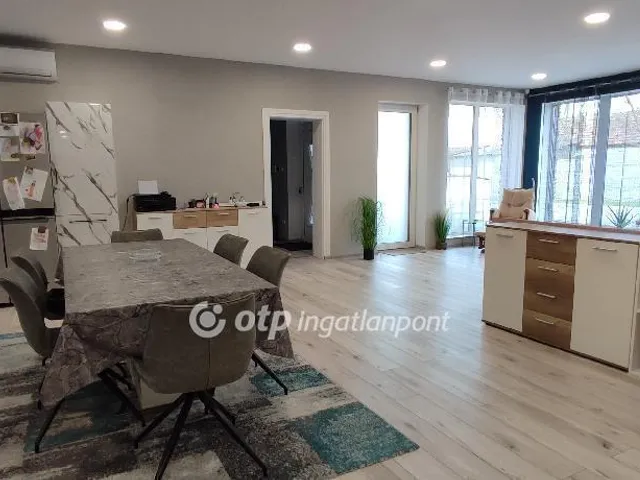 Eladó ház Pápa 360 nm