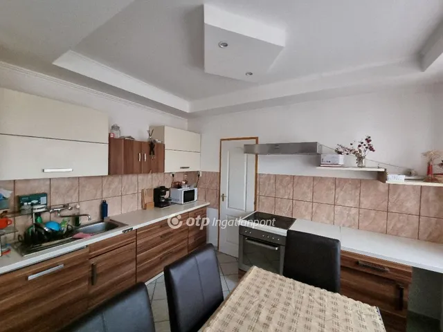 Eladó ház Iszkáz 190 nm