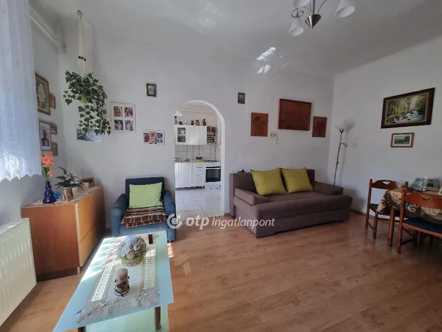 Eladó ház Pápateszér 69 nm