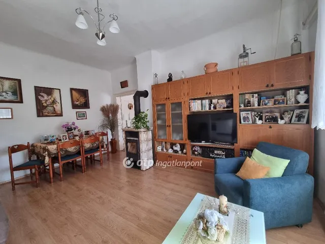 Eladó ház Pápateszér 69 nm