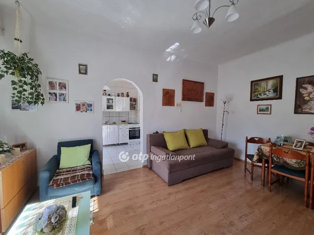 Eladó ház Pápateszér 69 nm