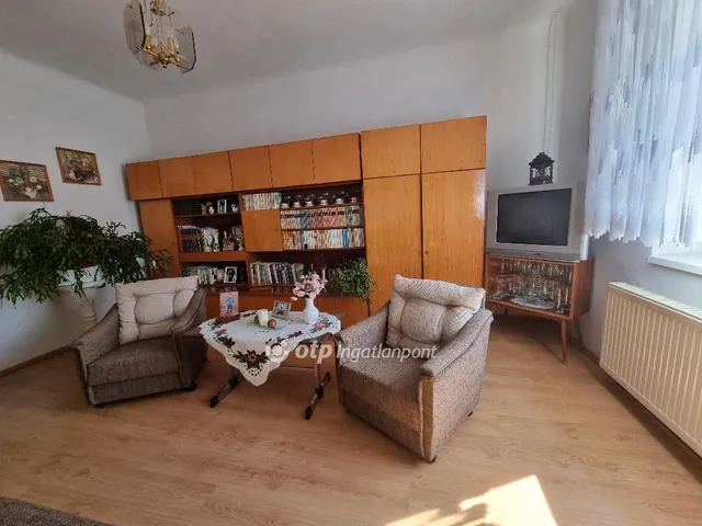 Eladó ház Pápateszér 69 nm