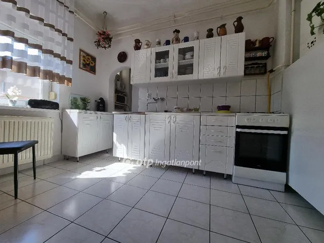 Eladó ház Pápateszér 69 nm