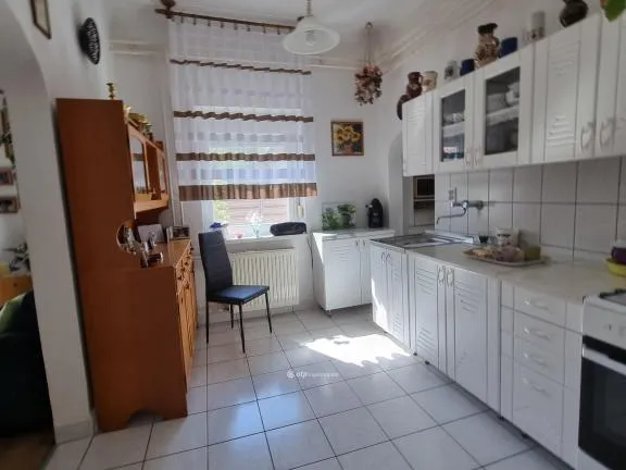 Eladó ház Pápateszér 69 nm