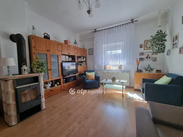 Eladó ház Pápateszér 69 nm