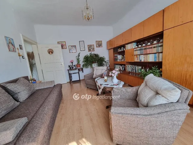 Eladó ház Pápateszér 69 nm