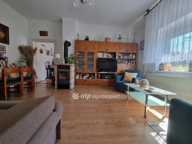 Eladó ház Pápateszér 69 nm