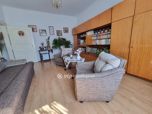 Eladó ház Pápateszér 69 nm