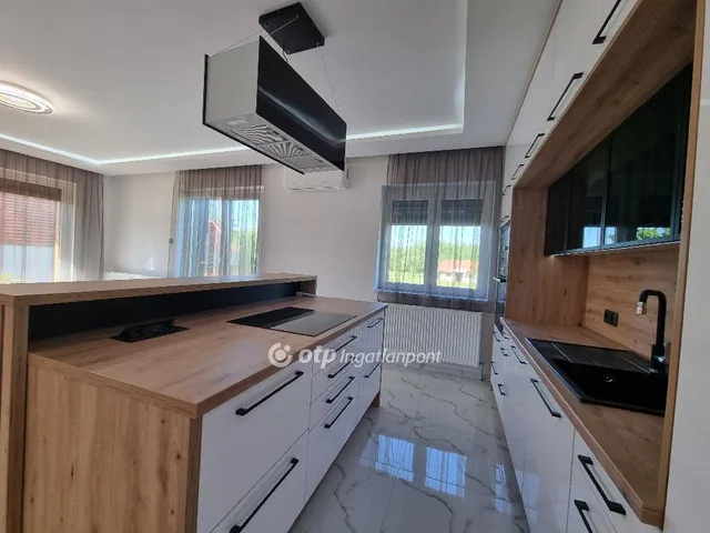 Eladó ház Döbrönte 183 nm