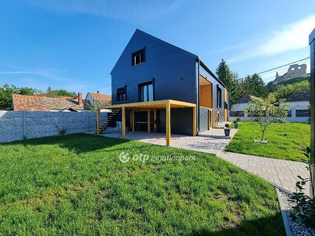 Eladó ház Döbrönte 183 nm