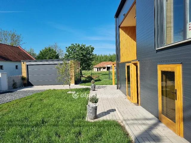 Eladó ház Döbrönte 183 nm