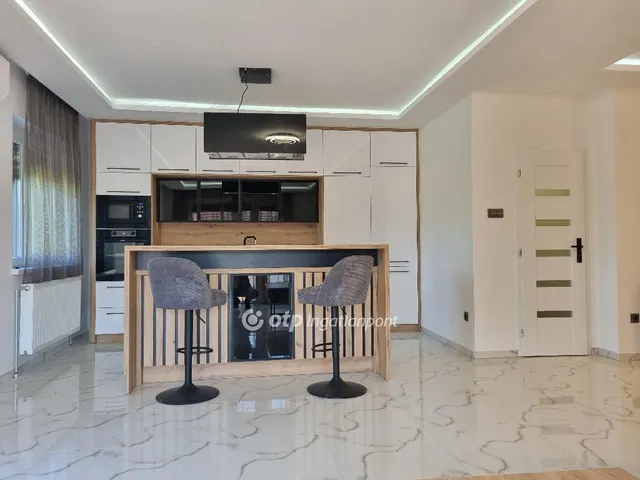 Eladó ház Döbrönte 183 nm