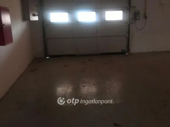 Eladó kereskedelmi és ipari ingatlan Gyarmat 1000 nm