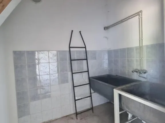 Eladó kereskedelmi és ipari ingatlan Gyarmat 1000 nm