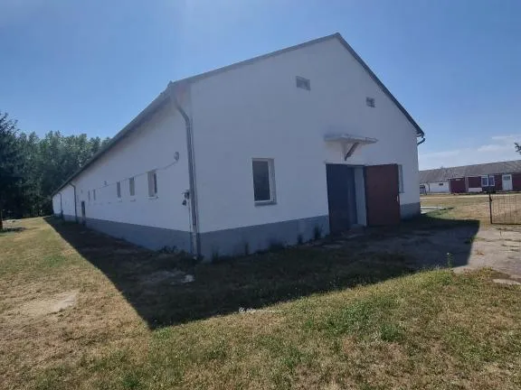 Eladó kereskedelmi és ipari ingatlan Gyarmat 1000 nm