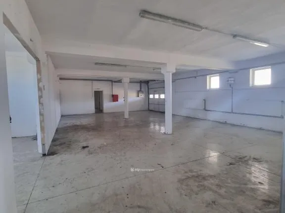 Eladó kereskedelmi és ipari ingatlan Gyarmat 1000 nm