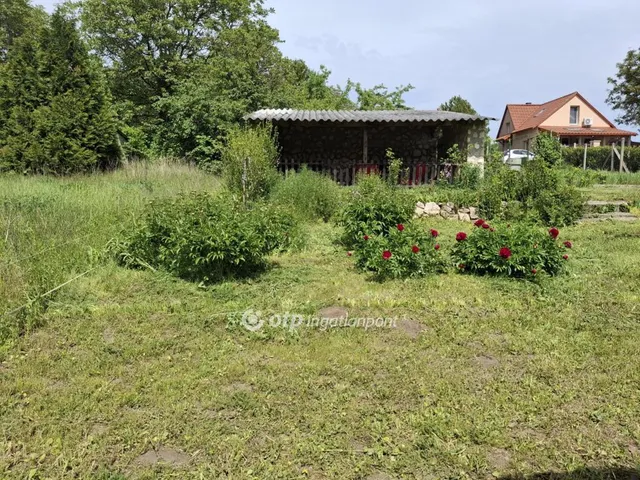 Eladó telek Pápa, Törzsökhegy 20 nm