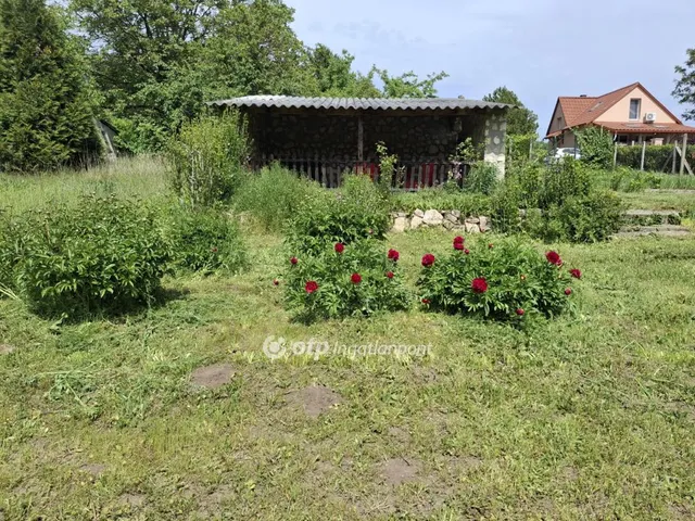 Eladó telek Pápa, Törzsökhegy 20 nm