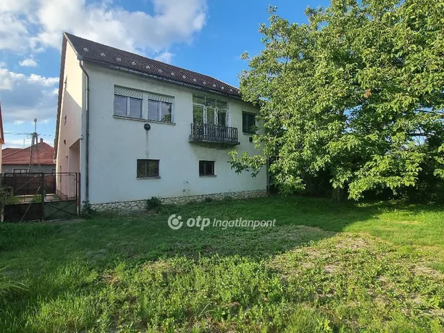 Eladó ház Pápa 237 nm