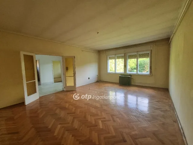 Eladó ház Pápa 237 nm