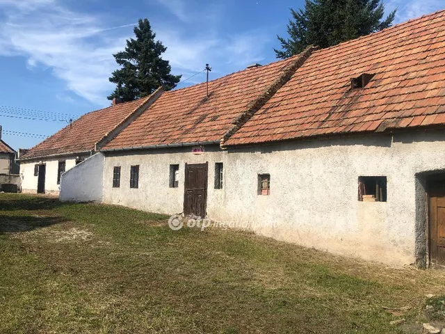 Eladó ház Ajka 238 nm