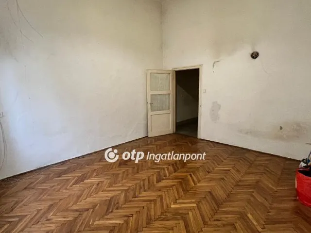 Eladó lakás Pápa 33 nm