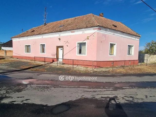 Eladó ház Egyházaskesző 633 nm