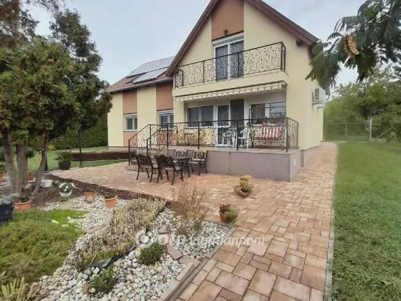 Eladó ház Balatonfűzfő 164 nm