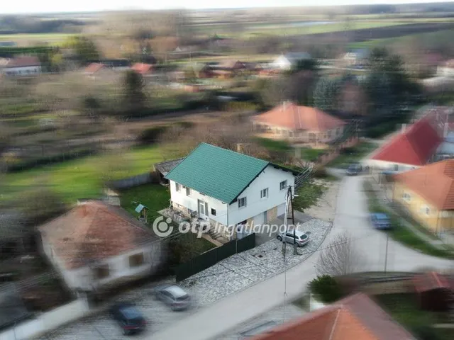 Eladó ház Pápakovácsi 210 nm