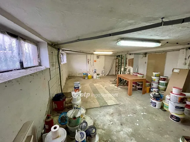 Eladó garázs Pápa 24 nm