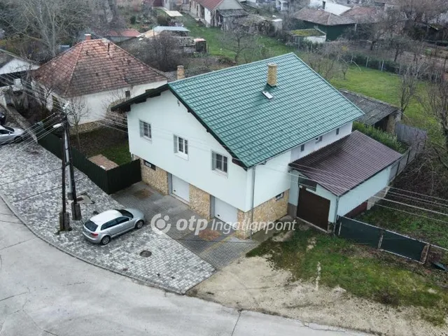 Eladó ház Pápakovácsi 210 nm