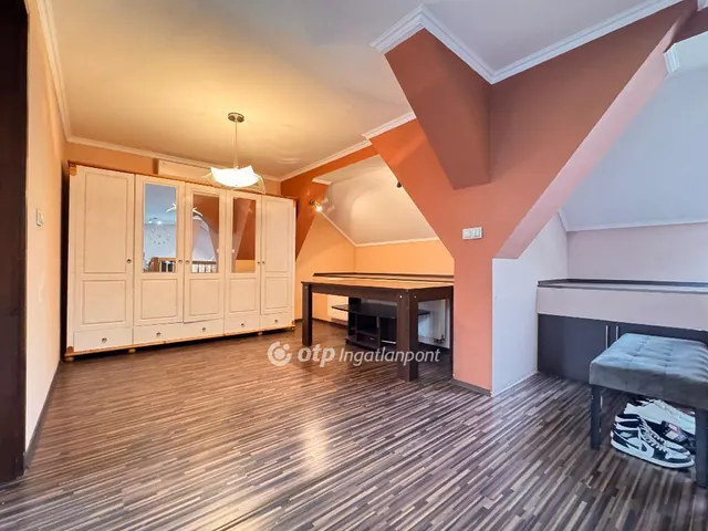 Eladó lakás Pápa 127 nm