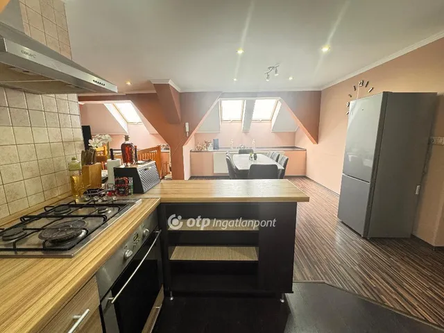 Eladó lakás Pápa 127 nm