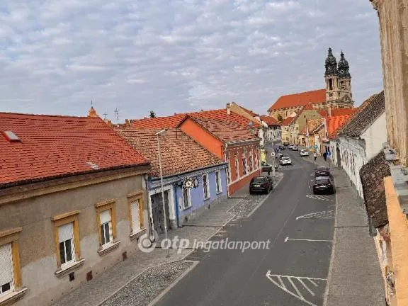 Eladó lakás Pápa 127 nm