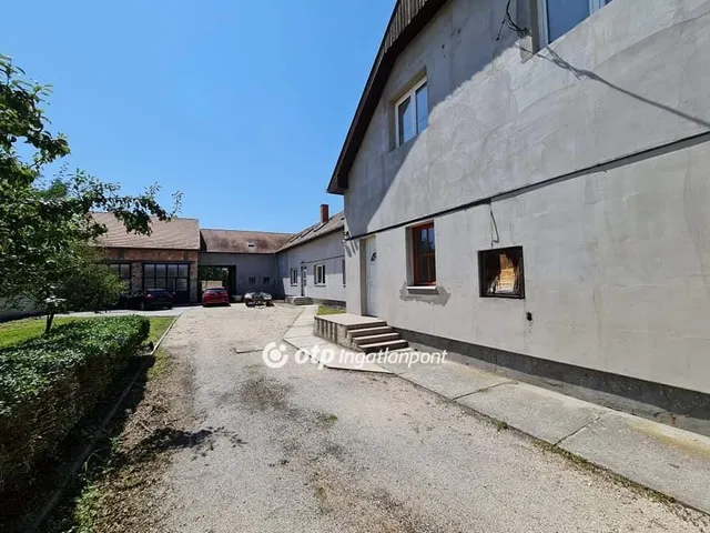 Eladó ház Pápa 471 nm