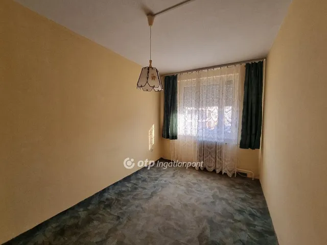 Eladó lakás Pápa 68 nm