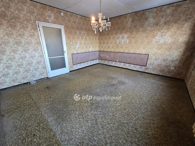 Eladó lakás Pápa 42 nm