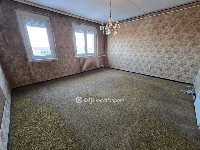 Eladó lakás Pápa 42 nm