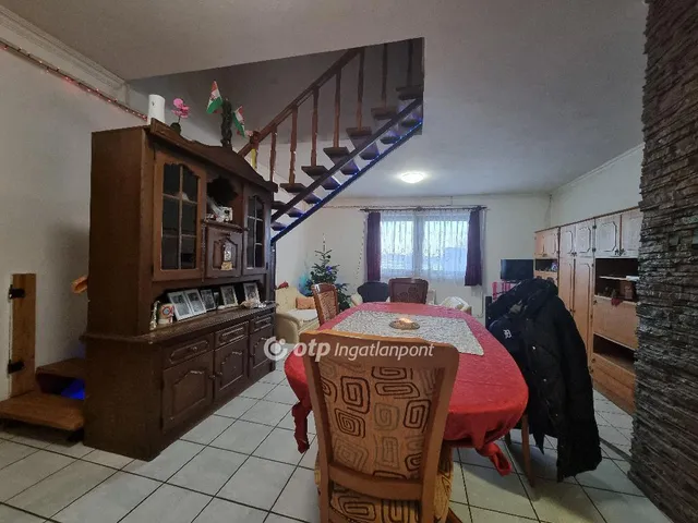 Eladó ház Pápa 154 nm