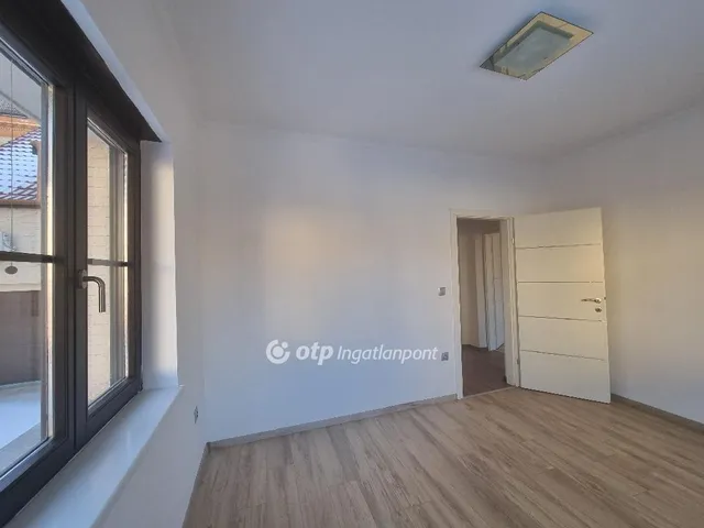 Eladó ház Pápa 185 nm