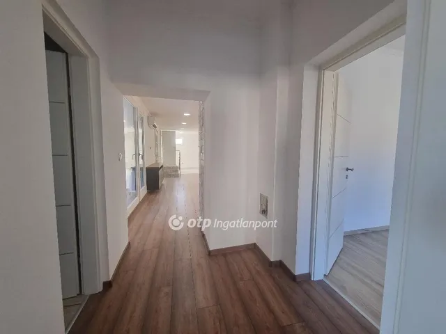 Eladó ház Pápa 185 nm