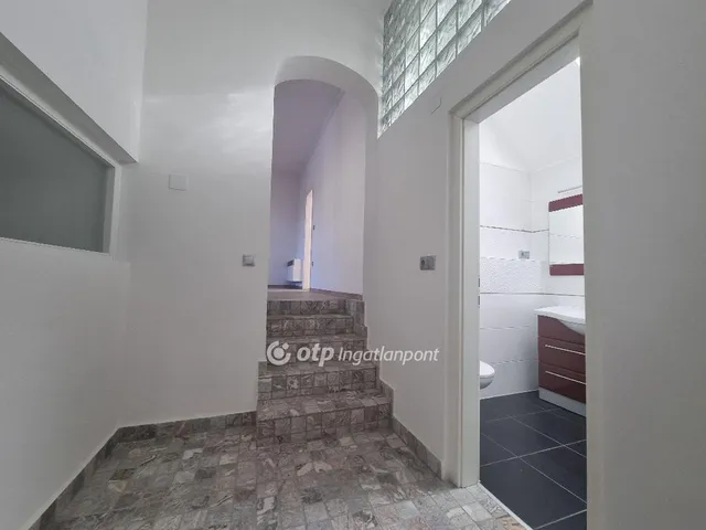 Eladó ház Pápa 185 nm