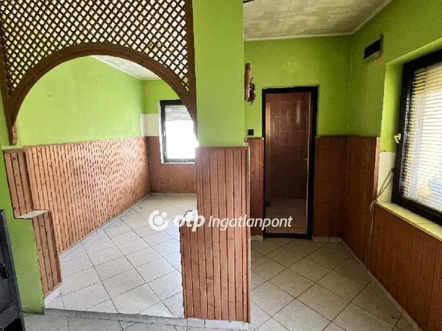 Eladó ház Mezőlak 96 nm