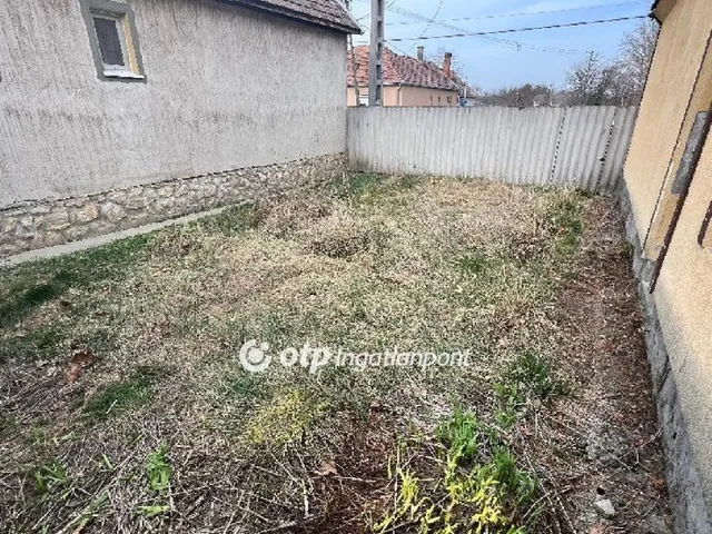 Eladó ház Mezőlak 96 nm