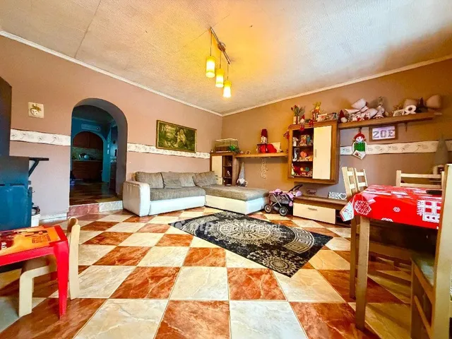 Eladó ház Pápateszér 114 nm