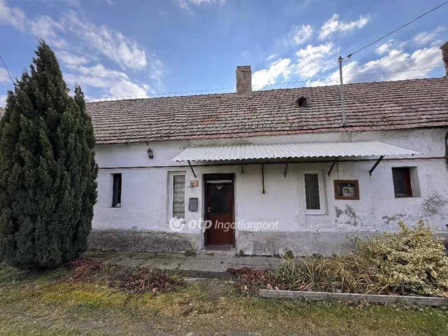 Eladó ház Mezőlak 75 nm