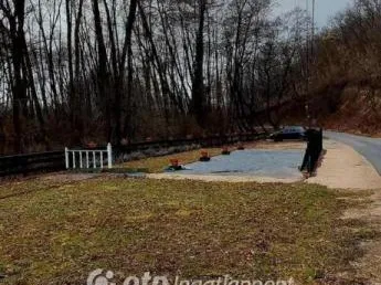 Eladó telek Döbrönte 584 nm