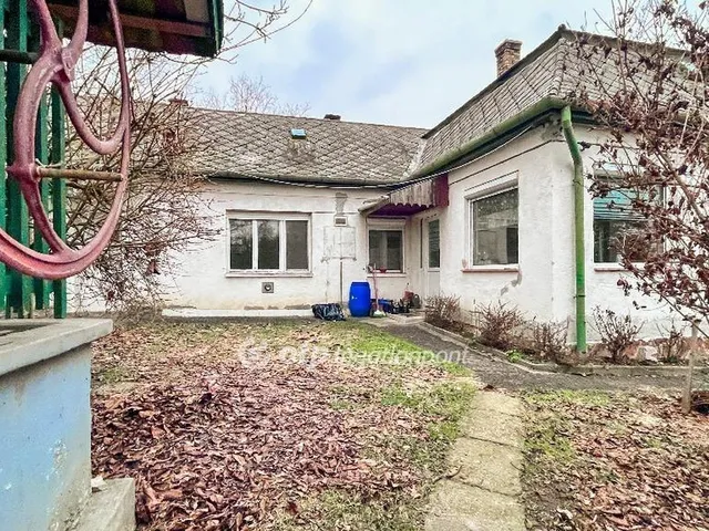 Eladó ház Bakonypéterd 92 nm