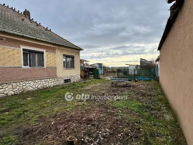 Eladó ház Mezőlak 120 nm