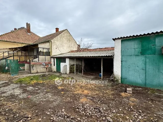 Eladó ház Mezőlak 120 nm
